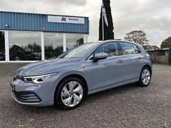 Grijs Gebruikt 2020 VW Golf VIII Style Hatchback | € 23.995 (Super prijs)