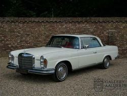 Wit Gebruikt 1970 Mercedes W111 SE | € 95.000