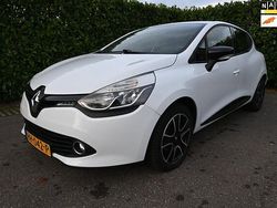 Wit Gebruikt 2015 Renault Clio IV Expression Hatchback | € 7.950 (Iets duurder)