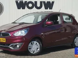 Wine red (rood metallic) Gebruikt 2020 Mitsubishi Space Star Hatchback | € 10.995 (Eerlijke prijs)