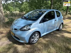 Blauw Gebruikt 2006 Toyota Aygo Hatchback | € 1.950 (Eerlijke prijs)