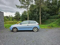 Blauw Gebruikt 2005 Seat Ibiza Reference Hatchback | € 900 (Goede deal)