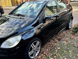 Zwart Gebruikt 2009 Mercedes B150 MPV | € 3.249 (Goede deal)