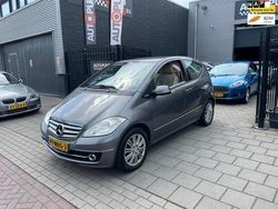 Grijs, metallic lak Gebruikt 2010 Mercedes A160 Business MPV | € 2.499 (Eerlijke prijs)