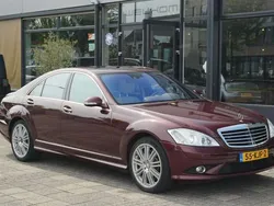 Rood, metallic lak Gebruikt 2009 Mercedes S500 Sedan | € 24.980 (Eerlijke prijs)