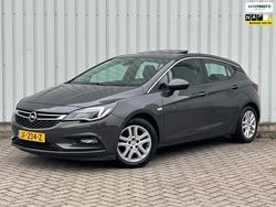 Grijs Gebruikt 2016 Opel Astra Edition Hatchback | € 8.245 (Eerlijke prijs)