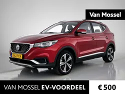 Rood, metallic lak Gebruikt 2020 MG ZS Luxury Sedan | € 15.995 (Eerlijke prijs)