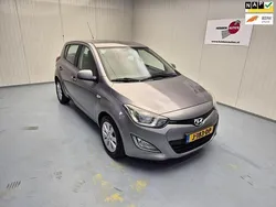 Grijs Gebruikt 2013 Hyundai i20 Hatchback | € 6.240 (Eerlijke prijs)