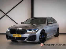 Grijs Gebruikt 2022 BMW 530e M Sport Stationwagen | € 41.950 (Eerlijke prijs)