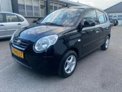 Zwart, metallic lak Gebruikt 2010 Kia Picanto Hatchback | € 3.250 (Eerlijke prijs)