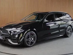 Zwart Gebruikt 2023 Mercedes 180 AMG line Sedan | € 42.750 (Eerlijke prijs)