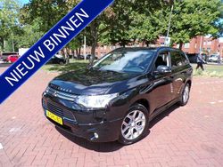 Zwart Gebruikt 2013 Mitsubishi Outlander P-HEV Instyle SUV | € 12.944 (Goede deal)