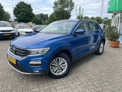 Blauw Gebruikt 2021 VW T-Roc Style SUV | € 22.345 (Eerlijke prijs)