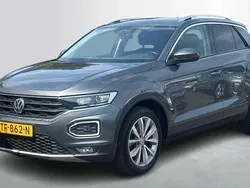 Indium grey Gebruikt 2018 VW T-Roc Style SUV | € 17.450 (Eerlijke prijs)