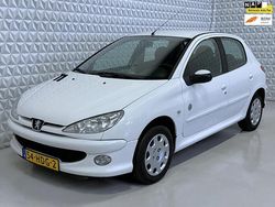 Wit Gebruikt 2008 Peugeot 206 Hatchback | € 1.299 (Eerlijke prijs)