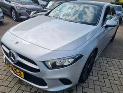 Grijs Gebruikt 2018 Mercedes A180 Business Hatchback | € 18.749 (Eerlijke prijs)