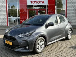 Grijs Gebruikt 2024 Toyota Yaris Hybrid Hatchback | € 22.900 (Eerlijke prijs)