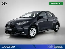 Zwart Gebruikt 2024 Toyota Yaris Hybrid Active Hatchback | € 23.950 (Eerlijke prijs)