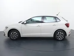 Grijs Gebruikt 2023 VW Polo Life Hatchback | € 18.440 (Eerlijke prijs)