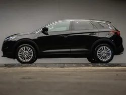 Zwart Gebruikt 2019 Opel Grandland X Innovation SUV | € 17.945 (Super prijs)