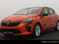 Oranje Gebruikt 2024 Renault Clio V Evolution Hatchback | € 18.400 (Eerlijke prijs)