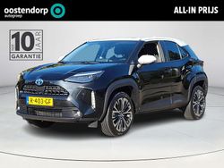 Zwart Gebruikt 2022 Toyota Yaris Hybrid SUV | € 27.950
