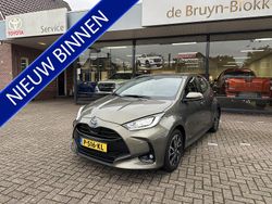 Groen Gebruikt 2022 Toyota Yaris Hybrid Hatchback | € 22.900 (Eerlijke prijs)