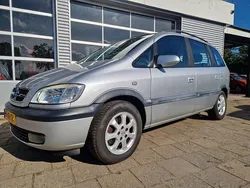 Grijs Gebruikt 2004 Opel Zafira Elegance MPV | € 1.499 (Eerlijke prijs)