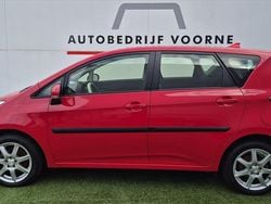 Rood Gebruikt 2014 Toyota Verso-S MPV | € 7.345 (Super prijs)