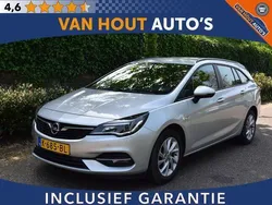 Grijs, metallic lak Gebruikt 2020 Opel Astra Edition Stationwagen | € 10.950 (Goede deal)