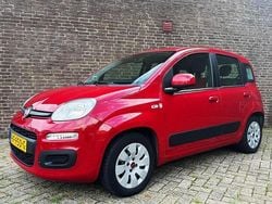 Rood Gebruikt 2015 Fiat Panda Hatchback | € 6.440 (Eerlijke prijs)