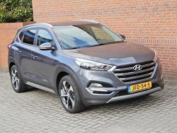 Grijs, metallic lak Gebruikt 2018 Hyundai Tucson Premium SUV | € 22.950 (Eerlijke prijs)