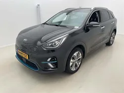 Zwart Gebruikt 2020 Kia e-Niro 3 SUV | € 18.400 (Eerlijke prijs)