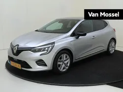 Grijs Gebruikt 2023 Renault Clio V Evolution Hatchback | € 17.435 (Eerlijke prijs)