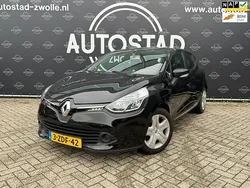 Zwart Gebruikt 2013 Renault Clio IV Dynamique Hatchback | € 6.995 (Eerlijke prijs)