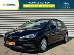 Zwart, metallic lak Gebruikt 2017 Opel Astra Edition Hatchback | € 14.390 (Eerlijke prijs)