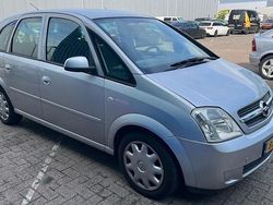 Grijs Gebruikt 2005 Opel Meriva Enjoy MPV | € 1.950