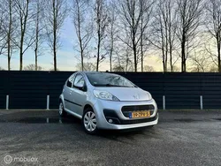 Grijs Gebruikt 2013 Peugeot 107 Active Hatchback | € 3.499 (Goede deal)