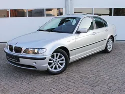 Zilver, metallic lak Gebruikt 2003 BMW 325 Sedan | € 13.950 (Duur)
