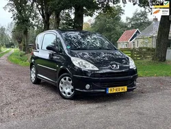 Zwart Gebruikt 2005 Peugeot 1007 Hatchback | € 1.450 (Eerlijke prijs)