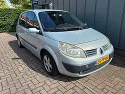 Grijs Gebruikt 2004 Renault Scénic II Dynamique MPV | € 1.000 (Eerlijke prijs)