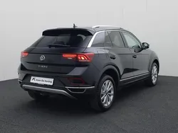 Zwart Gebruikt 2024 VW T-Roc Style SUV | € 32.440 (Goede deal)