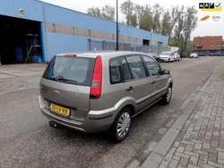 Grijs Gebruikt 2003 Ford Fusion MPV | € 2.750 (Duur)