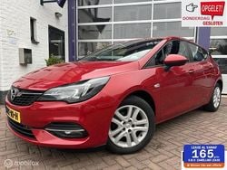 Rood Gebruikt 2020 Opel Astra Edition Hatchback | € 9.999 (Goede deal)