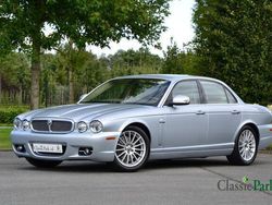 Grijs, metallic lak Gebruikt 2007 Jaguar XJ8 Executive Sedan | € 27.900
