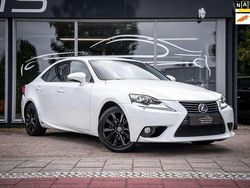 Wit Gebruikt 2013 Lexus IS300h Sedan | € 15.950