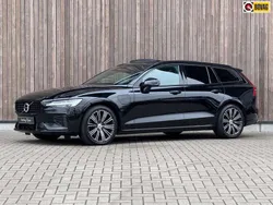 Zwart Gebruikt 2021 Volvo V60 R-Design Stationwagen | € 28.900 (Goede deal)