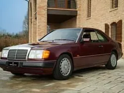 Roodbordeaux Gebruikt 1991 Mercedes E300 Coupé | € 16.000