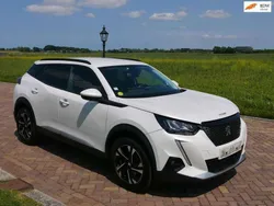 Wit, metallic lak Gebruikt 2021 Peugeot 2008 Allure SUV | € 14.520
