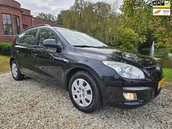 Zwart Gebruikt 2008 Hyundai i30 Dynamiq Stationwagen | € 3.999 (Iets duurder)